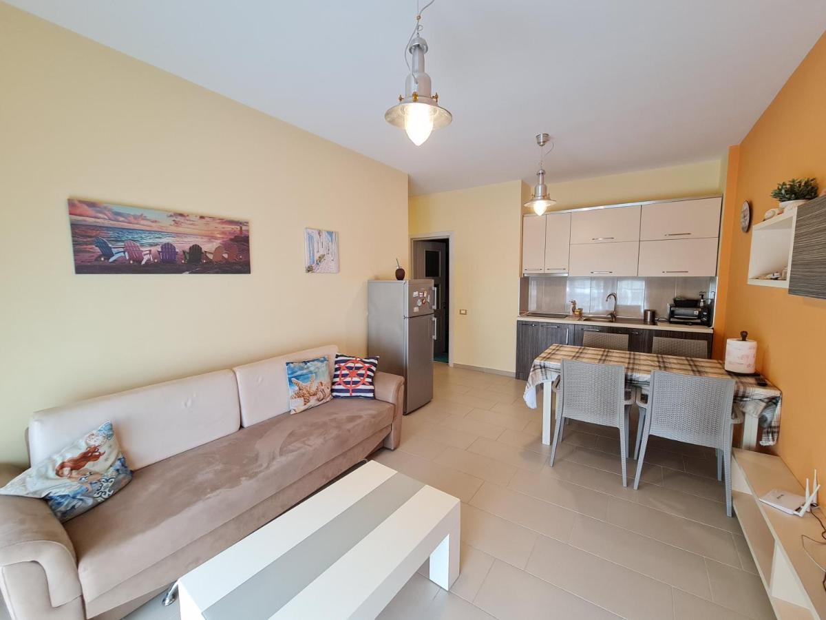 Holiday Apartments Вльора Екстер'єр фото